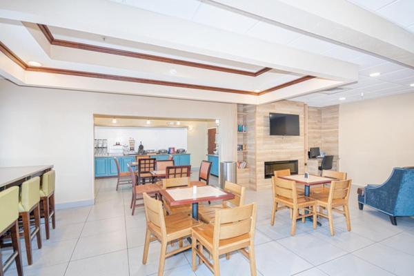 Country Inn & Suites By Radisson, Midway - Tallahassee West מראה חיצוני תמונה