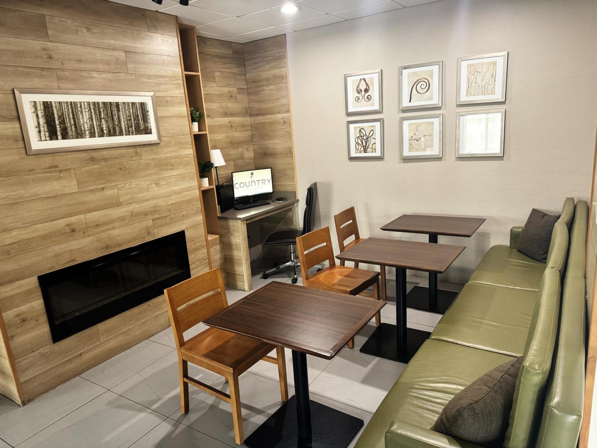 Country Inn & Suites By Radisson, Midway - Tallahassee West מראה חיצוני תמונה